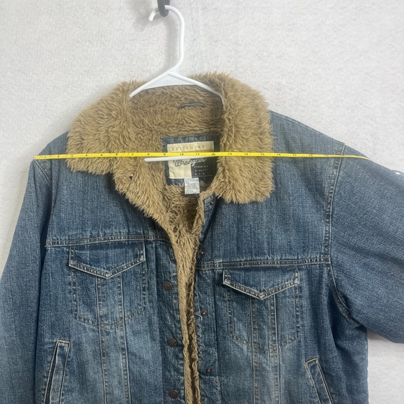 Wrangler Sherpa Lined Denim Jacket Vintage Distressed Trucker Style Medium/Large - Picture 5 of 13